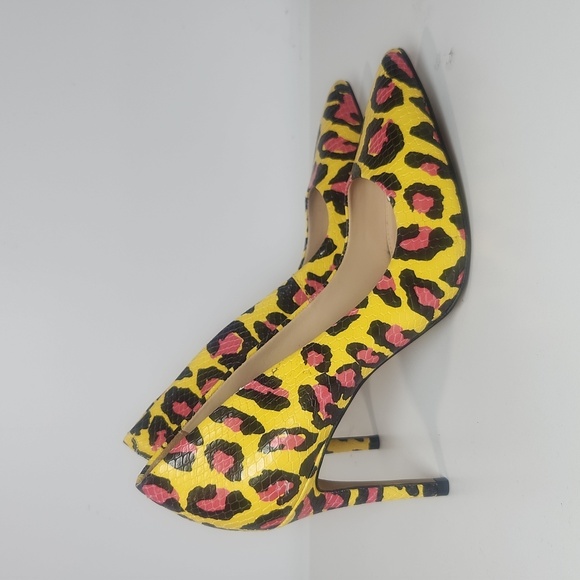Vince Camuto Treesha painterly python-embossed Print Point-toe Pump - Picture 2 of 9